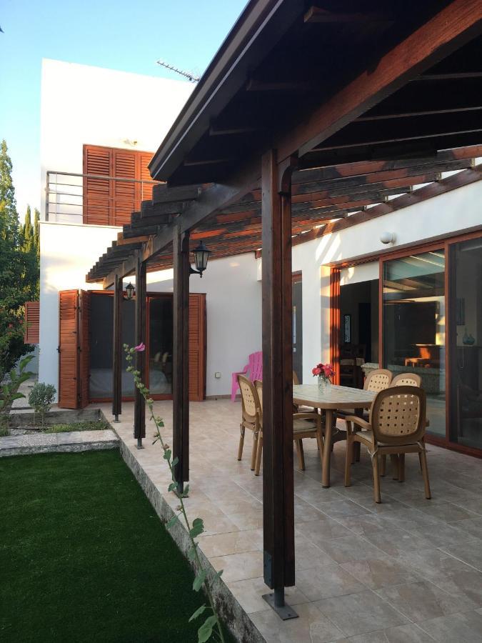 Demelida In Tsada, Paphos Villa